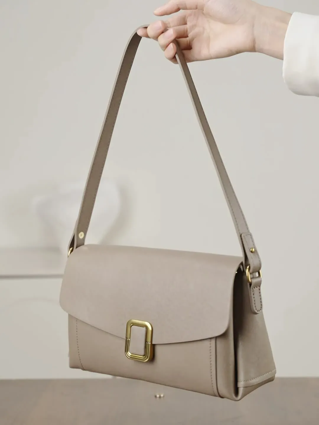 拉德手提真皮女包2026新款小众高级感单肩斜挎包女通勤大包