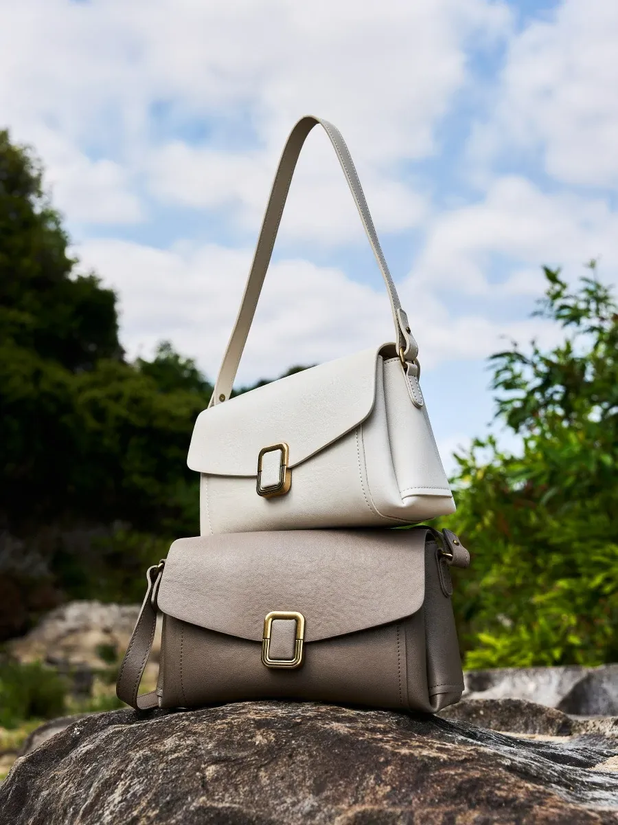 拉德手提真皮女包2026新款小众高级感单肩斜挎包女通勤大包