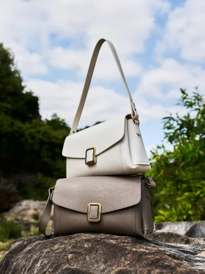 拉德手提真皮女包2026新款小众高级感单肩斜挎包女通勤大包