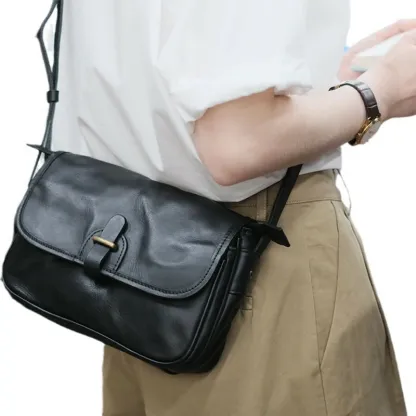 新款質感通勤小方包真皮復古斜挎包牛皮單肩日系郵差女包