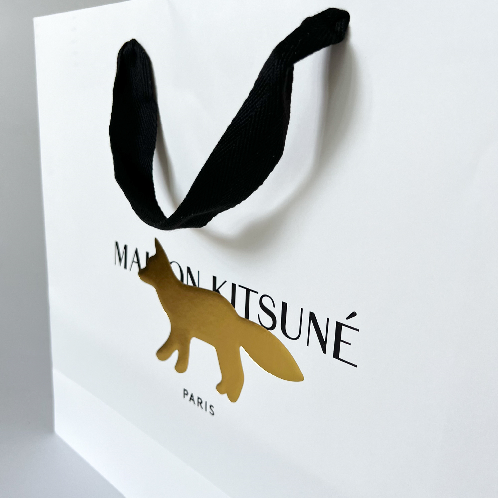 (Maison Kitsune専用袋付き) MAISON KITSUNE メゾンキツネ スウェット トップス カットソー トレーナー 長袖 刺繍 レディース メンズ ブラック ホワイト FOX HEAD PATCH AM00303KM0001