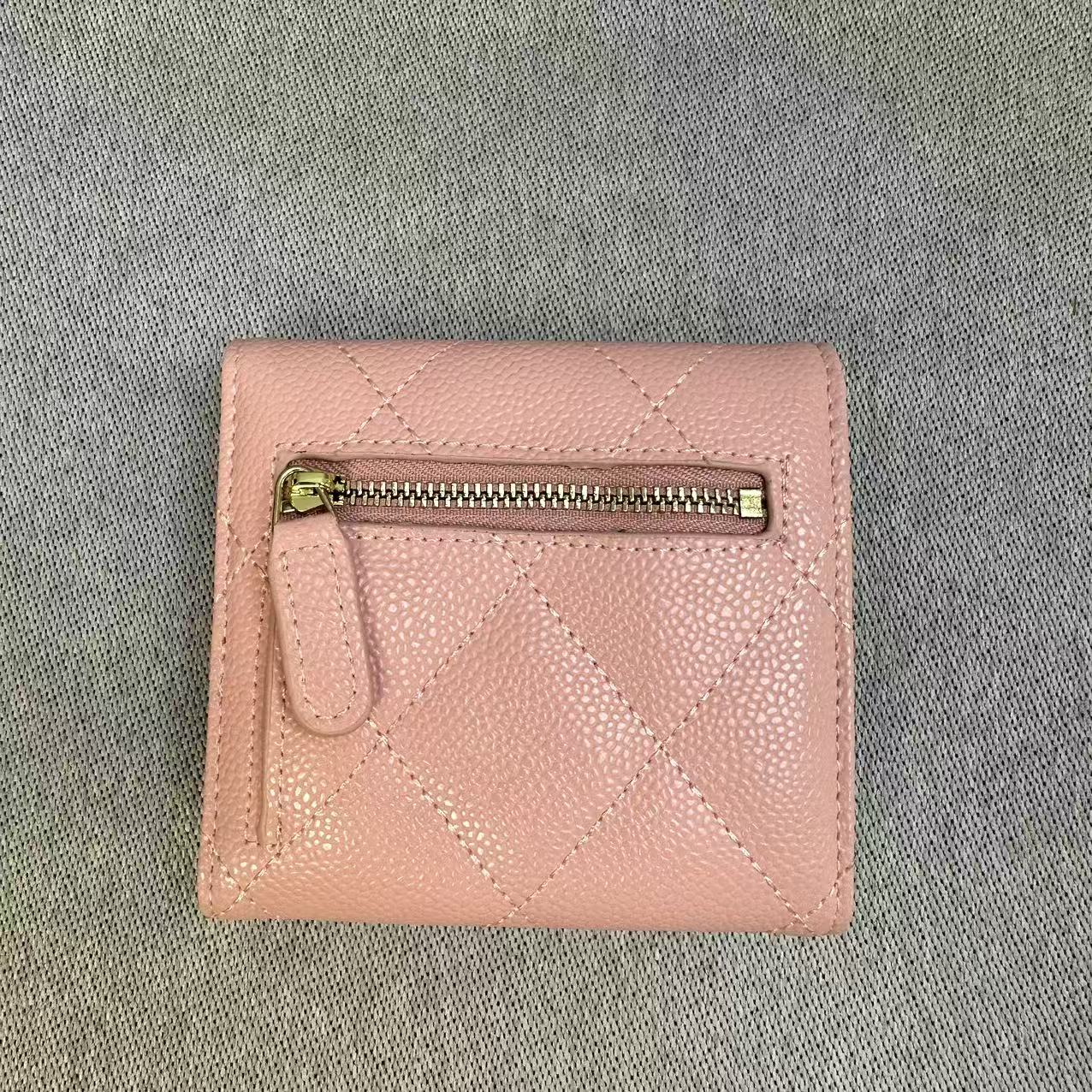 CHANEL シャネル シャネル19 三つ折り 財布 ココマーク ラムスキン 本革 ミニ ウォレット