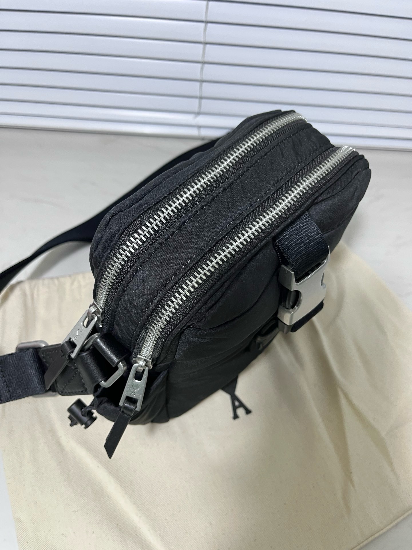 AMI Paris アミパリス ロゴ バッグ カバン リュック バックパック