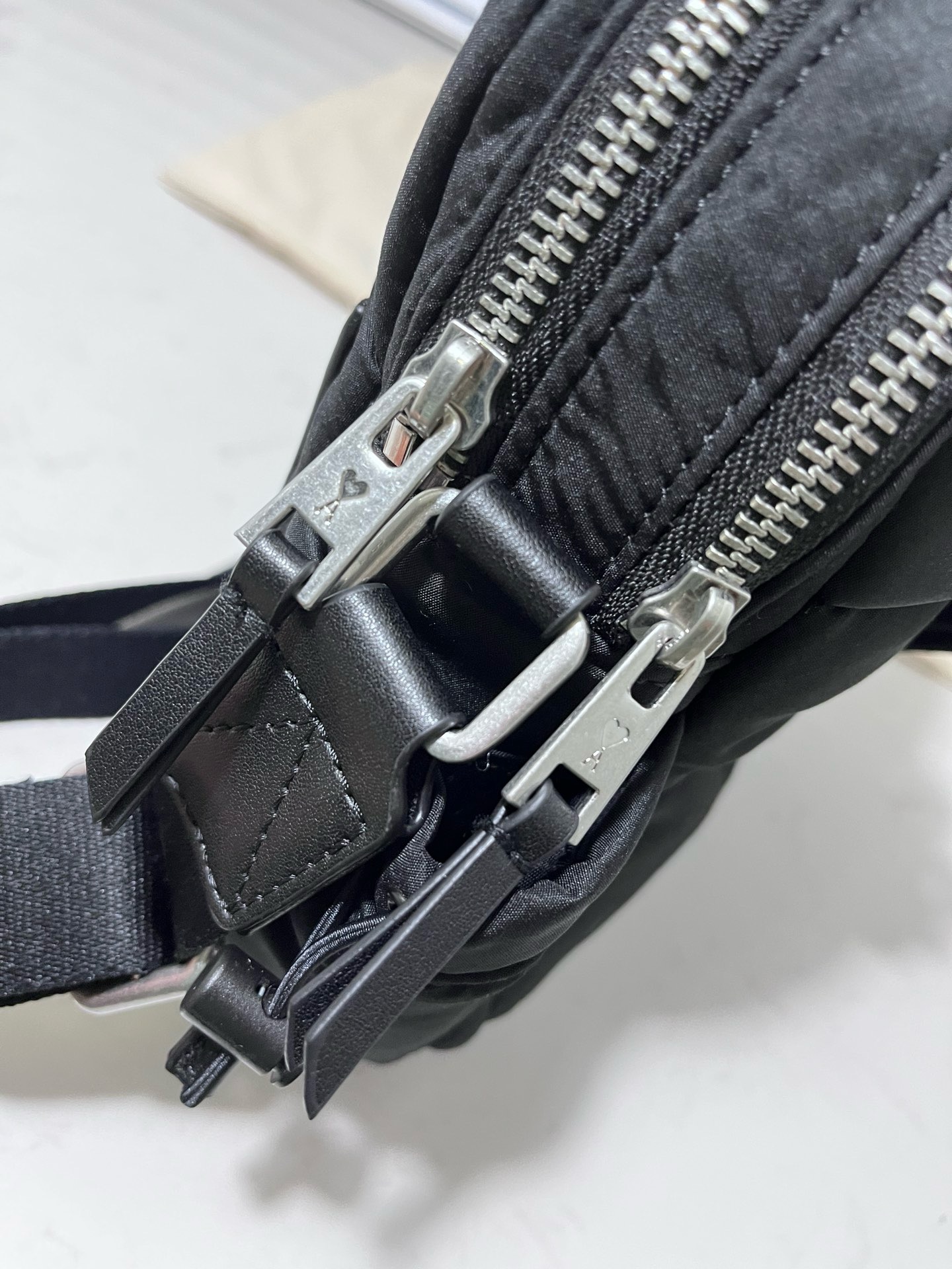 AMI Paris アミパリス ロゴ バッグ カバン リュック バックパック