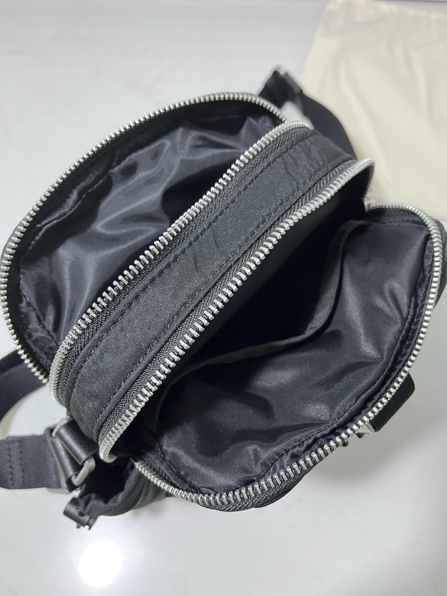 AMI Paris アミパリス ロゴ バッグ カバン リュック バックパック