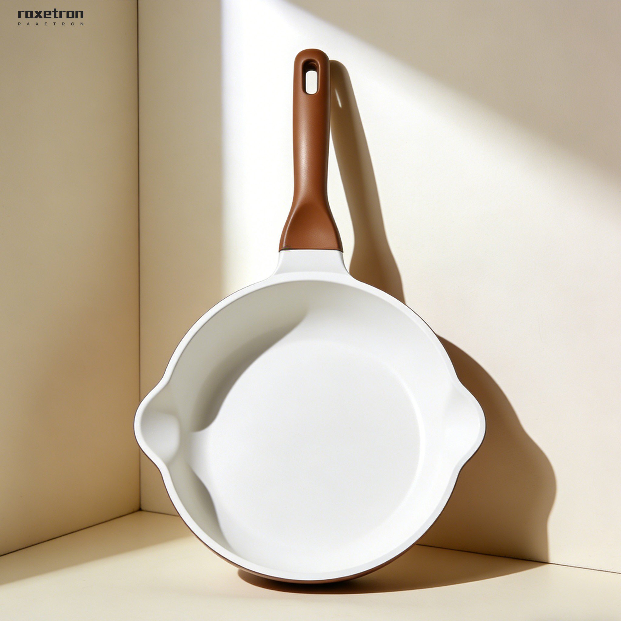 煎鍋煎肉料理圖