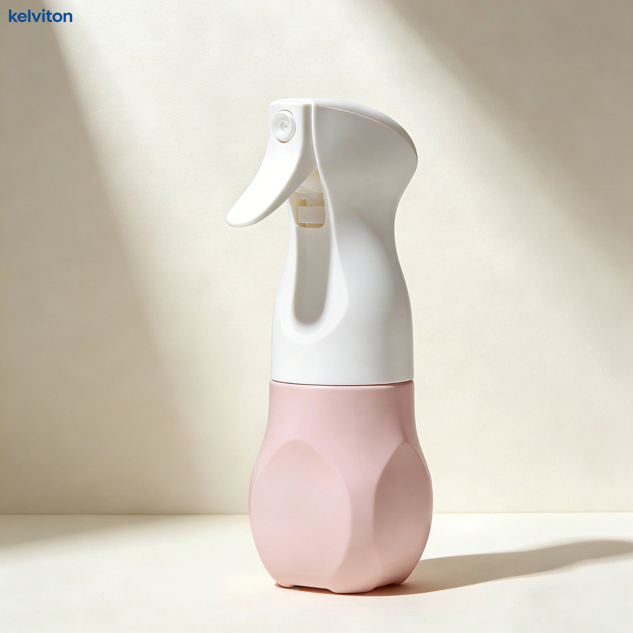 10個便攜噴霧瓶整齊擺放效果