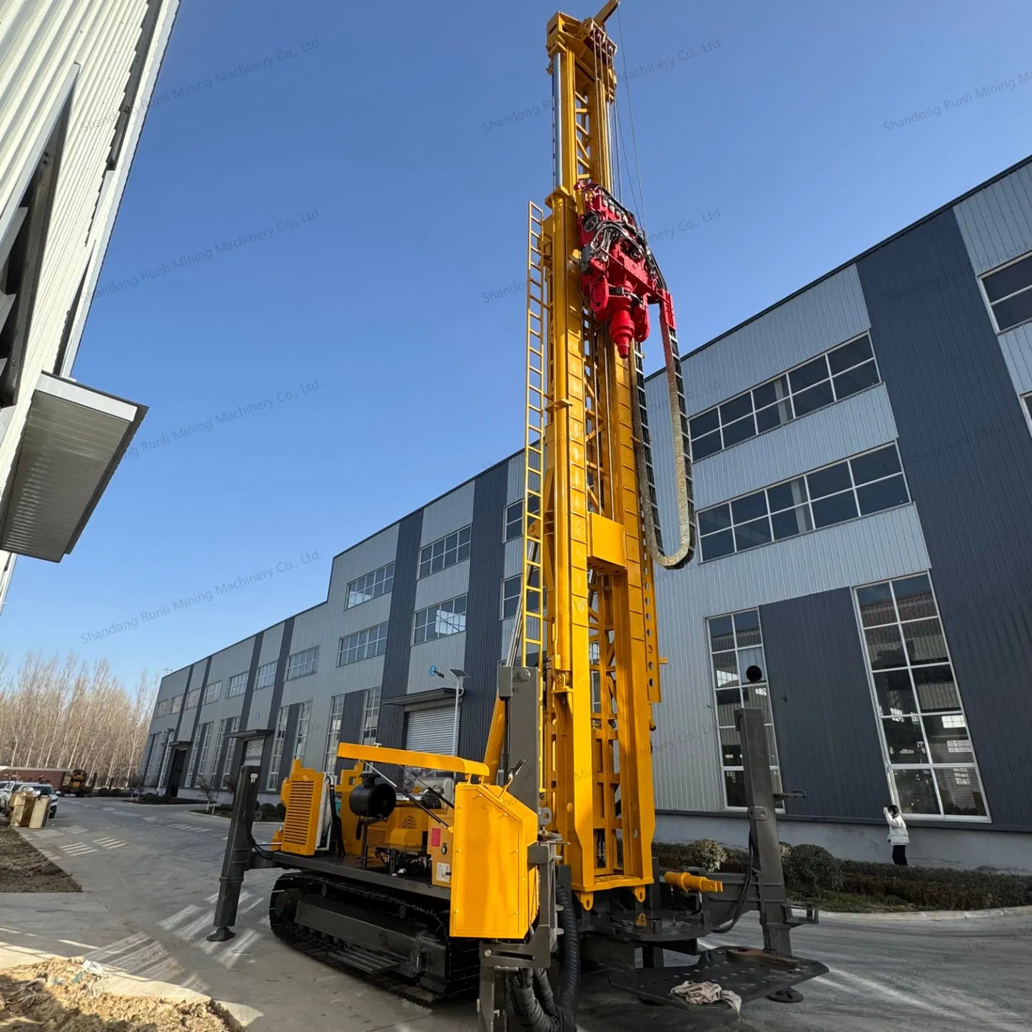 RL1500 Hydraulic Rotary Borehole Drill Rig Efficient Crawler Diamond Water Well Drilling Machine