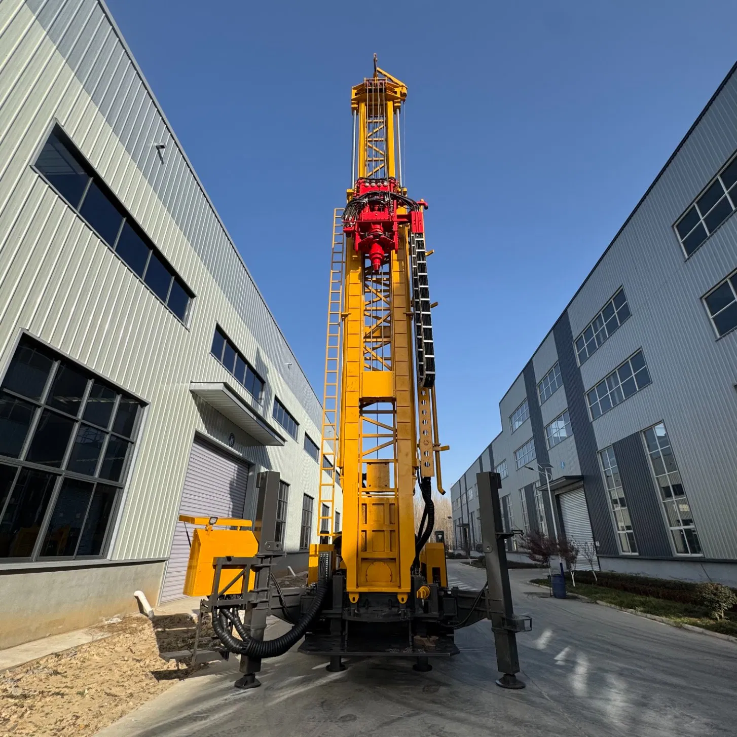 RL1500 Hydraulic Rotary Borehole Drill Rig Efficient Crawler Diamond Water Well Drilling Machine