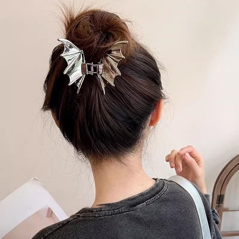 Sweet and Cool Vampire Alloy Bat Grab Clip