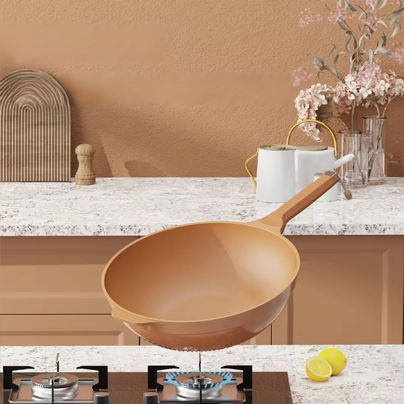 Earthenware pot for stir-frying and steaming