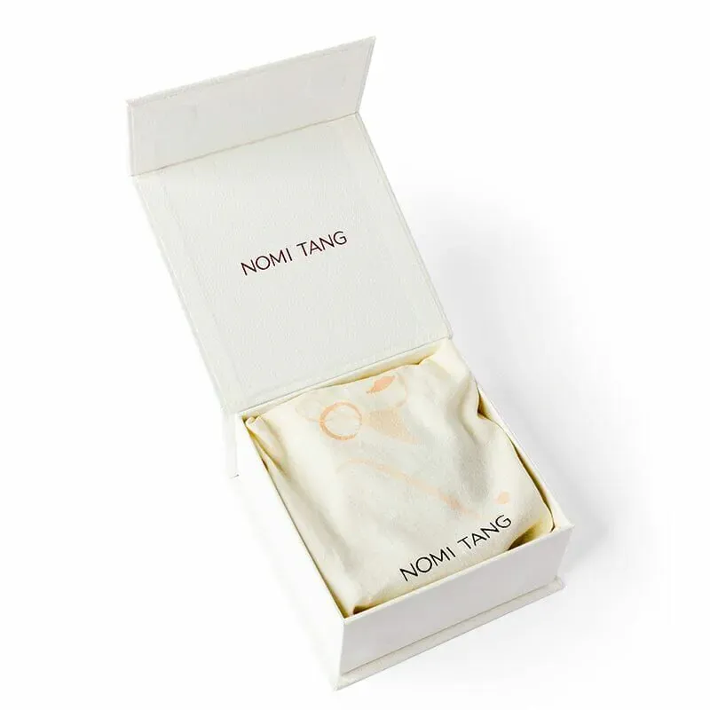 NOMI TANG Night Fever 穿戴式 G 點陰蒂吸啜器 吮吸震動二合一 IPX6防水象牙白色