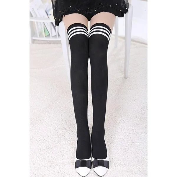 Z0505E 黑色三線學院風襪