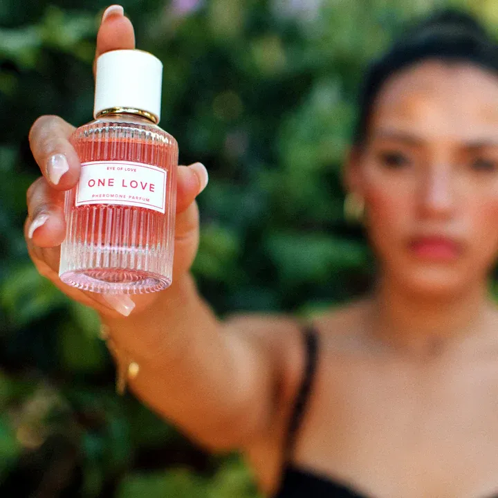 One Love 唯一摯愛費洛蒙香水瓶身