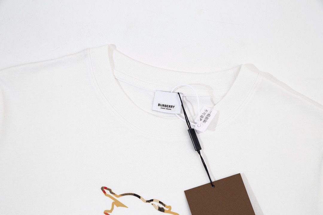 【BURBERRY 公式旗艦店】バーバリー Tシャツ ご好評に付き再入荷！