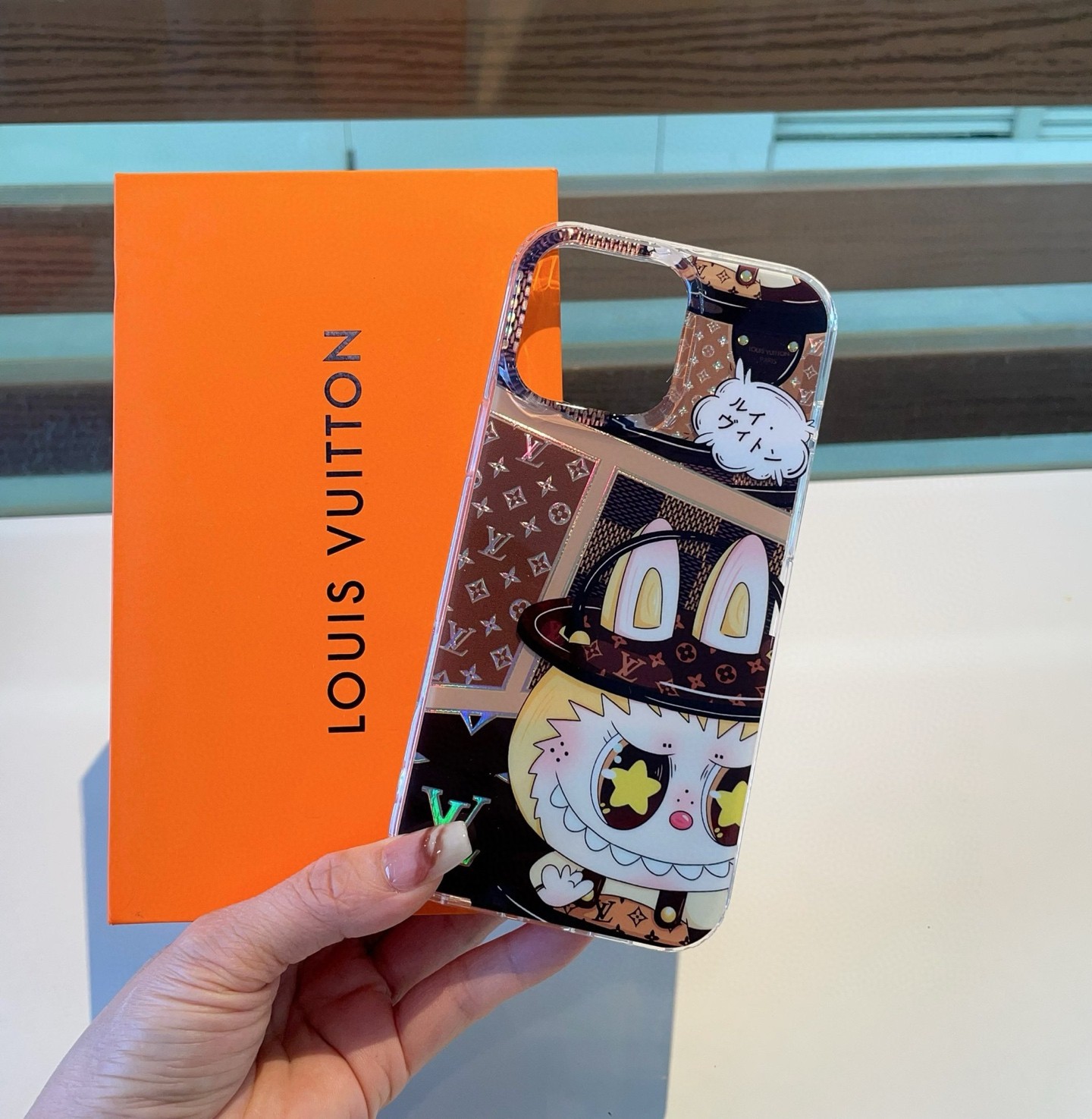【LOIUIS VUITTON x LABUBU】超人気 IPHONE 携帯電話ケース