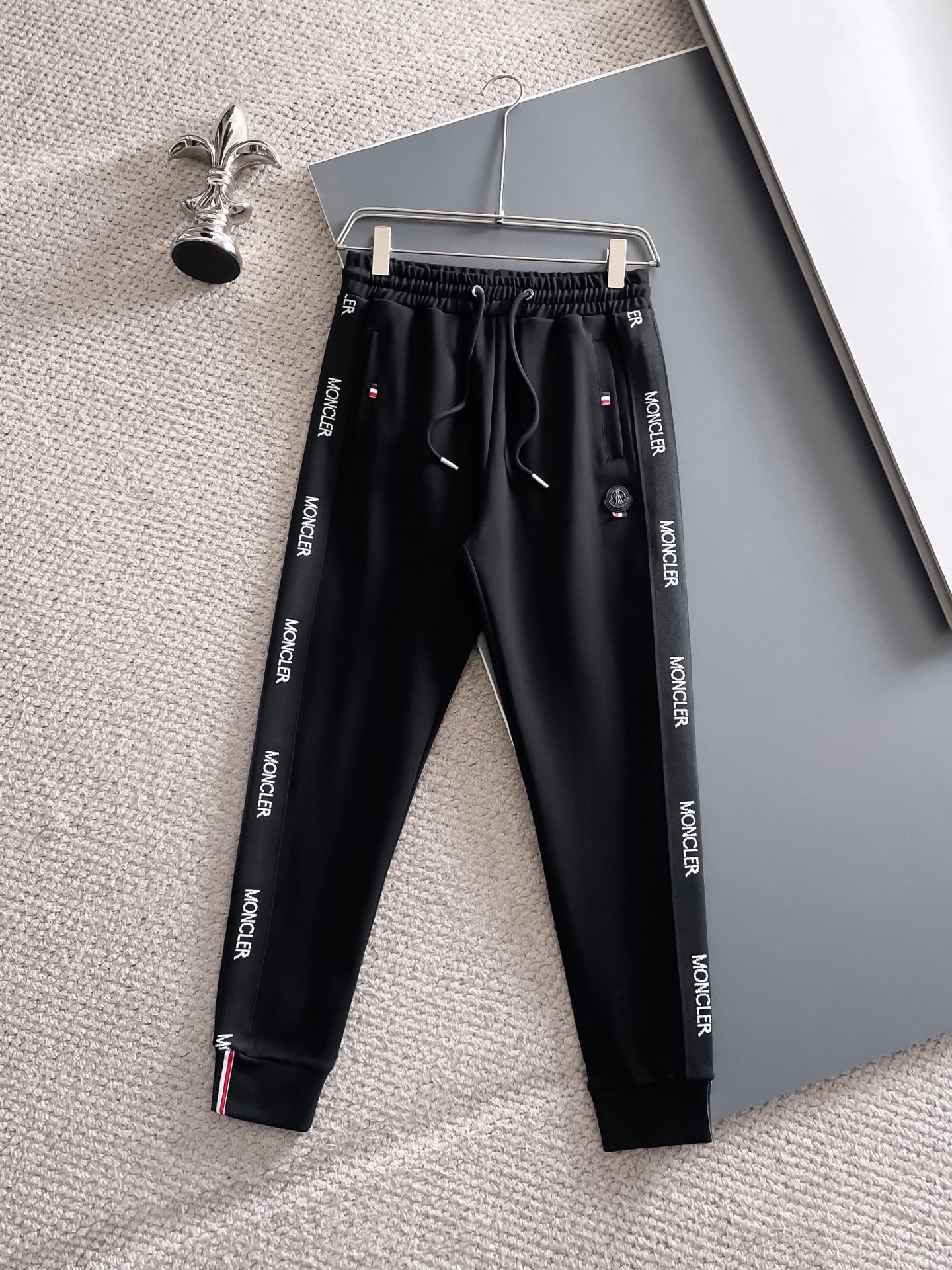 【MONCLER公式旗艦店】モンクレール 上下セット セットアップ ご好評に付き再入荷！