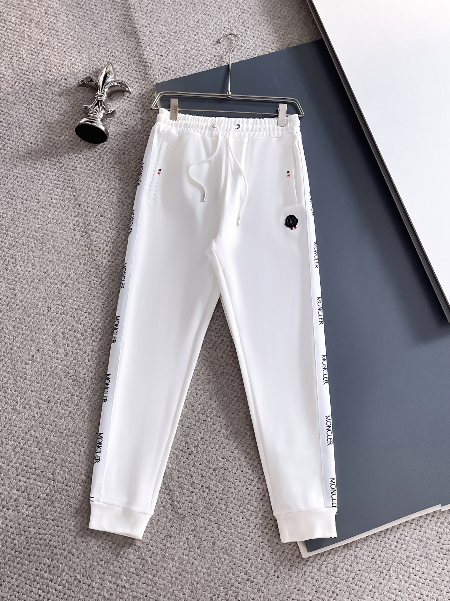 【MONCLER公式旗艦店】モンクレール 上下セット セットアップ ご好評に付き再入荷！