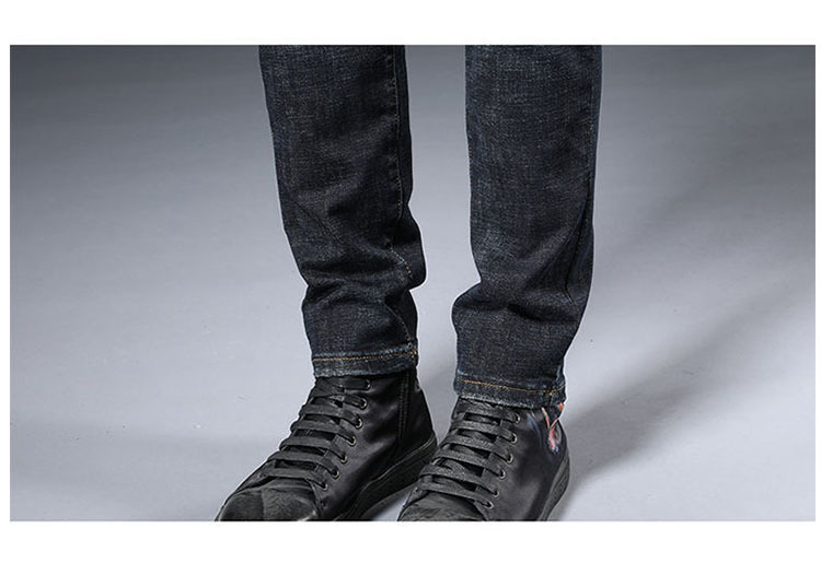 FENDI (フェンディ)公式旗艦店 刺繍ロゴ 、新作ジーンズ