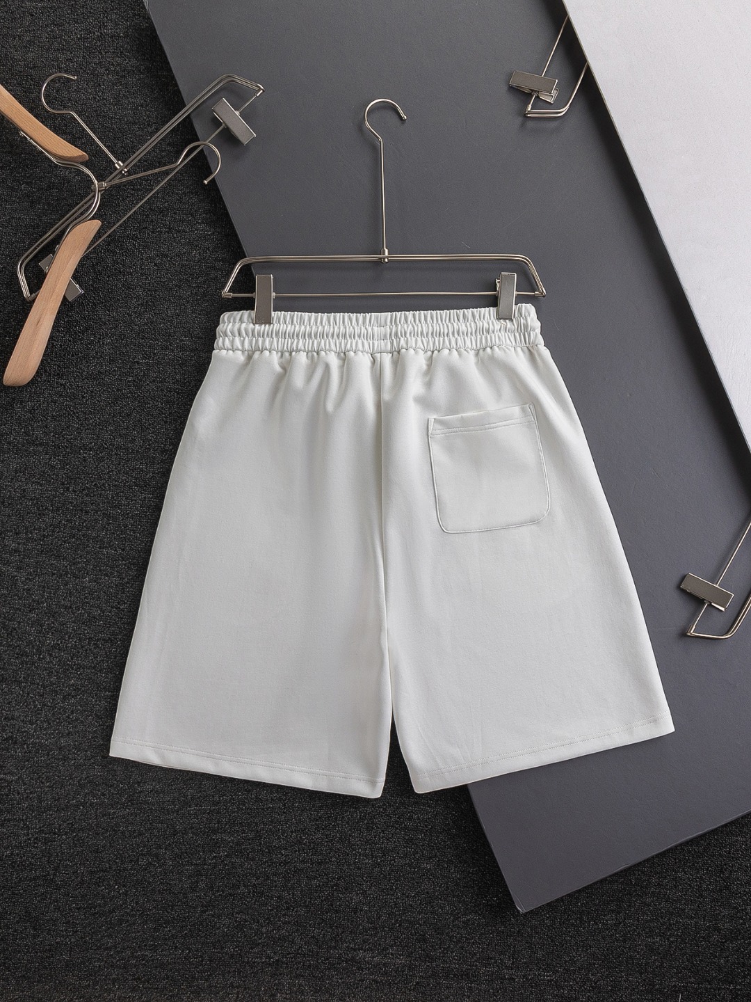 【BALENCIAGA旗艦店】バレンシアガ 半ズボン ご好評に付き再入荷！