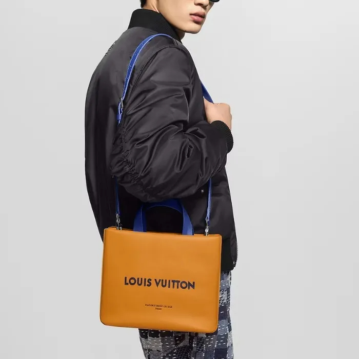 【鮮やかカラーが目を惹く♪】LV × ミニショッパーバッグ M15238