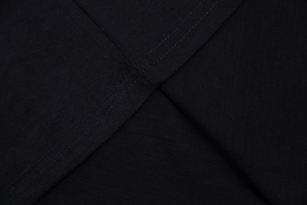 【Gucci 】（グッチ）Tシャツ 男女兼用、ご好評に付き再入荷！