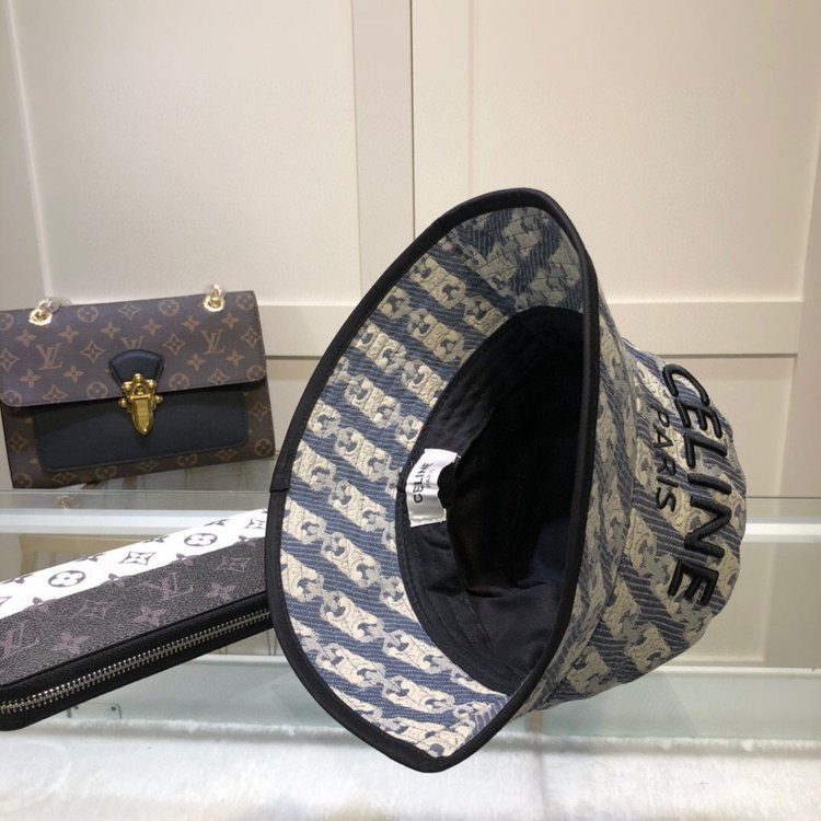 【CELINE公式旗艦店】ご好評に付き再入荷！！