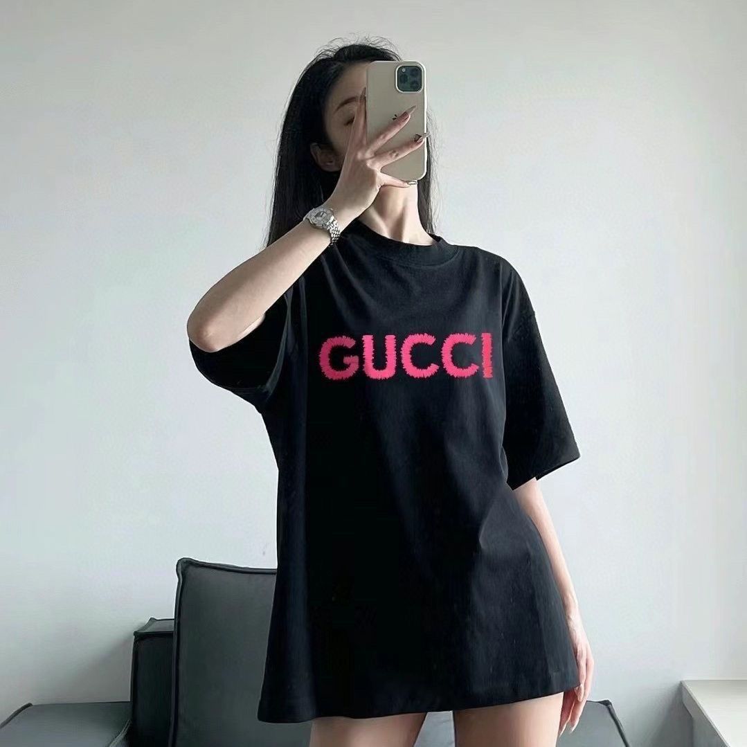 【Gucci 】（グッチ）Tシャツ 男女兼用、ご好評に付き再入荷！