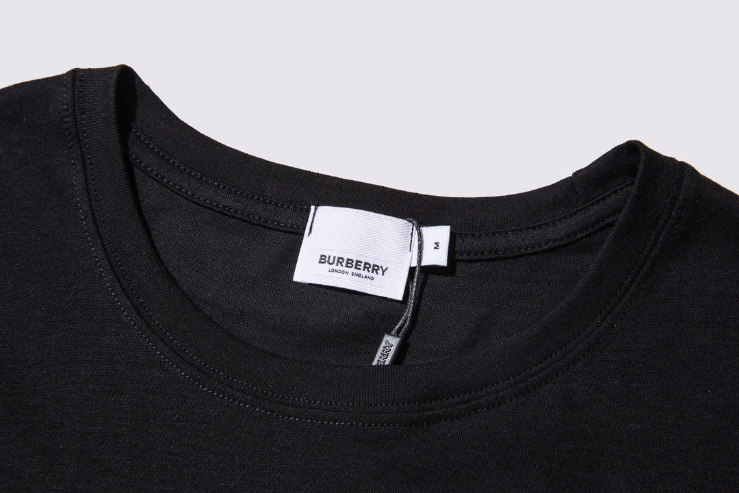 【BURBERRY】（バーバリー）男女兼用、ご好評に付き再入荷！