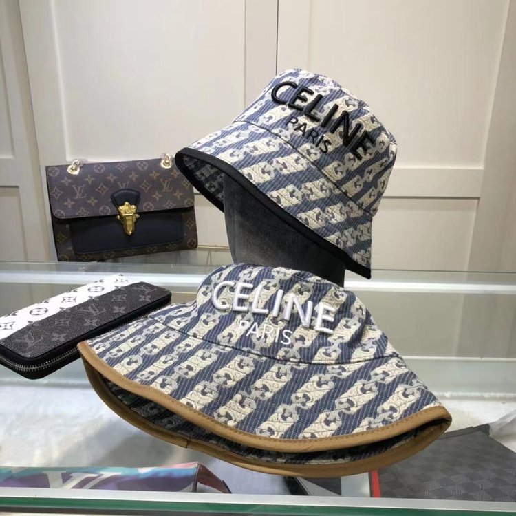 【CELINE公式旗艦店】ご好評に付き再入荷！！