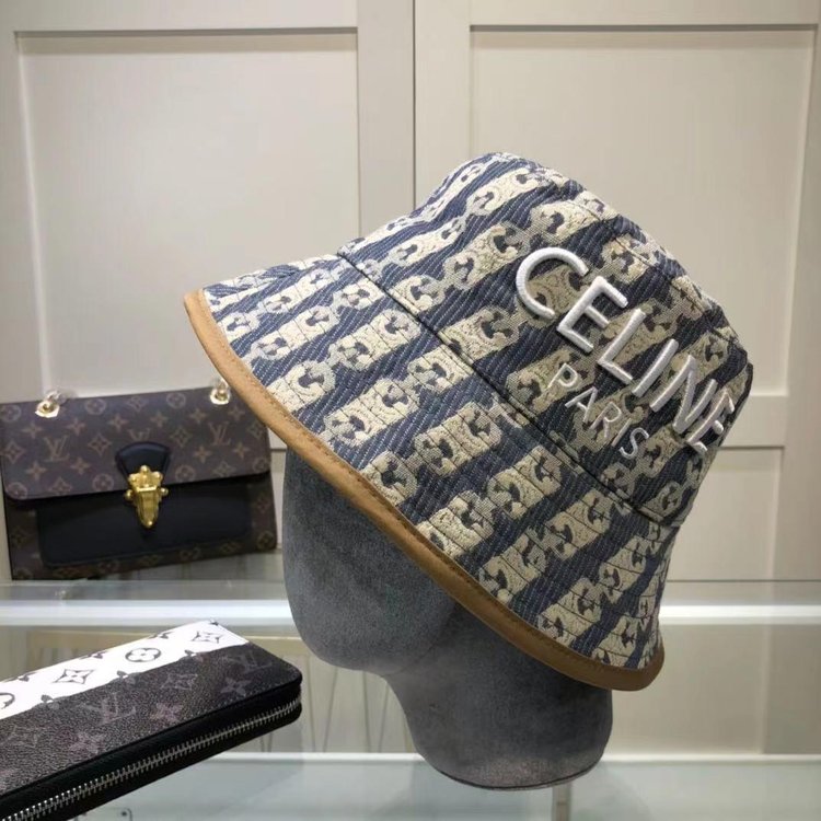 【CELINE公式旗艦店】ご好評に付き再入荷！！