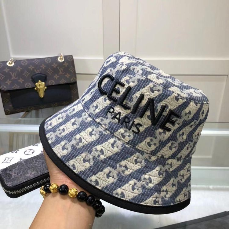 【CELINE公式旗艦店】ご好評に付き再入荷！！