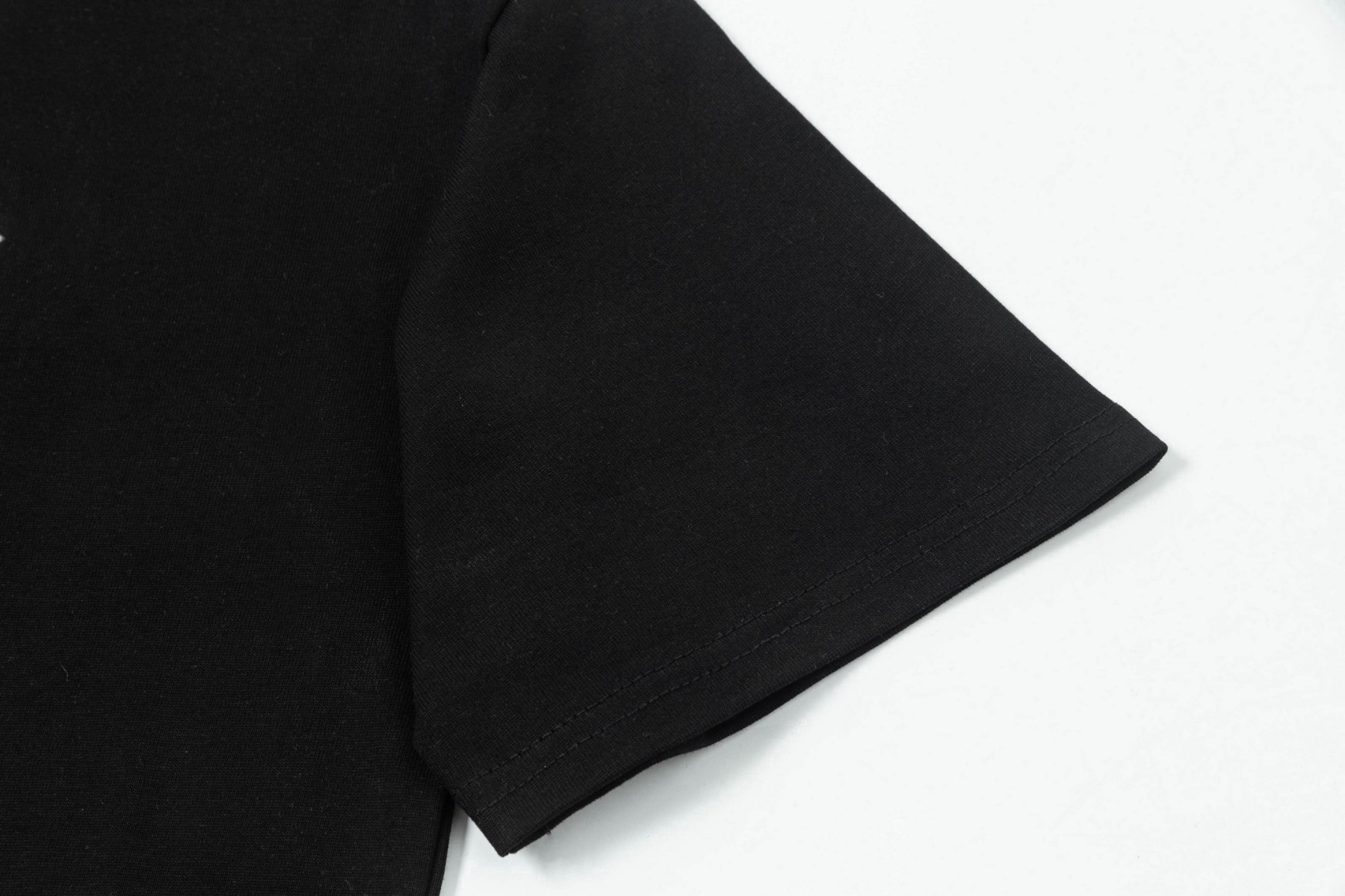 【CELINE】（セリーヌ）半袖Tシャツ 男女兼用、ご好評に付き再入荷！