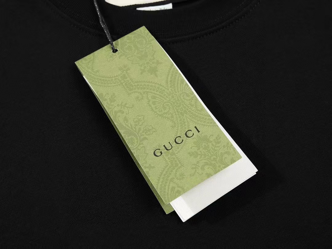 【Gucci 】（グッチ）Tシャツ 男女兼用、ご好評に付き再入荷！