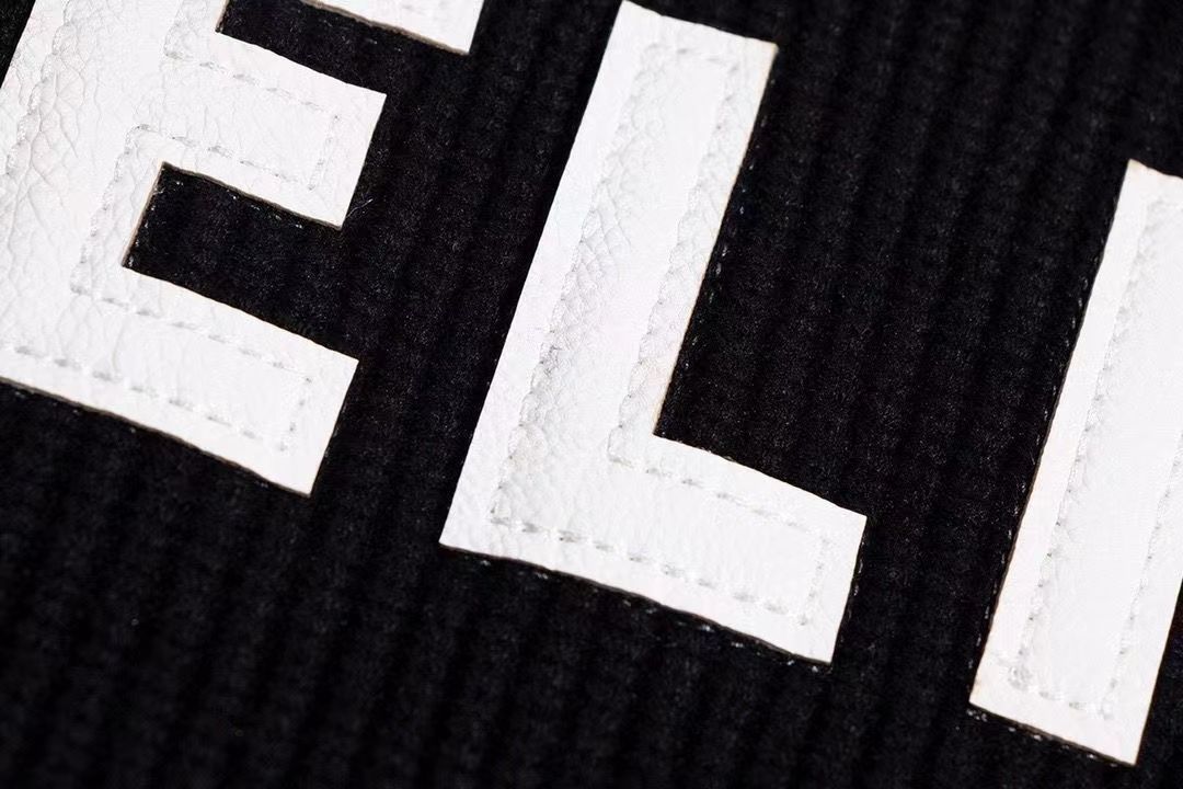 【CELINE旗艦店】【即日出荷】ご好評に付き再入荷！