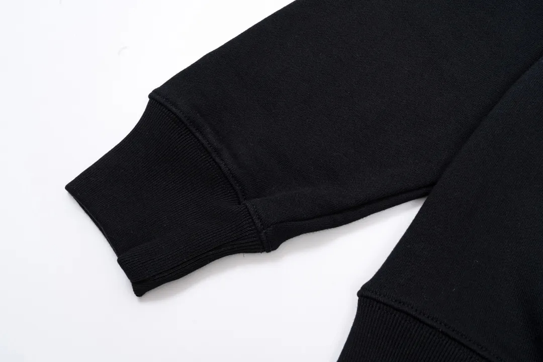 【BALENCIAGA公式旗艦店】バレンシアガ ご好評に付き再入荷！！