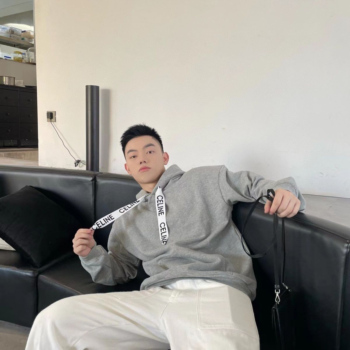 【CELINE旗艦店】【即日出荷】男女兼用、ご好評に付き再入荷！