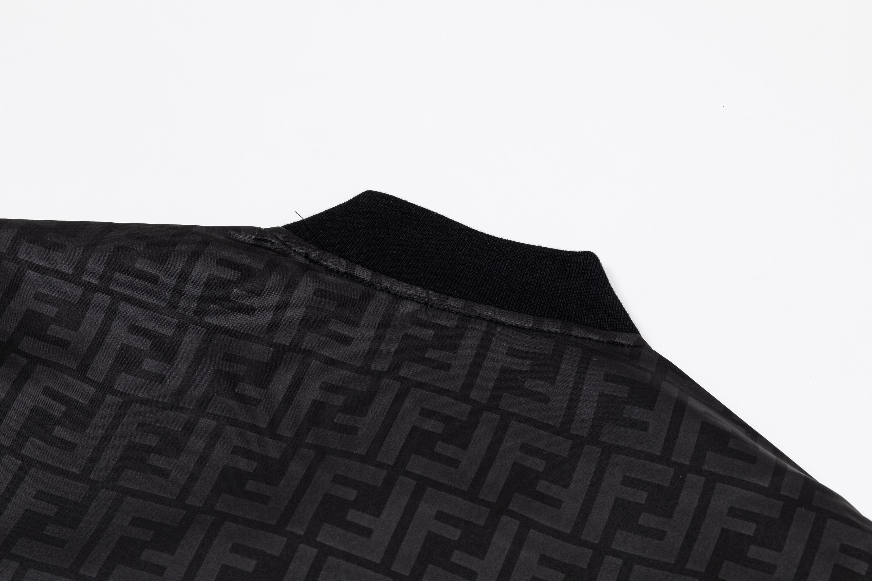 【FENDI旗艦店】フェンディ ジャケット 、ご好評に付き再入荷！