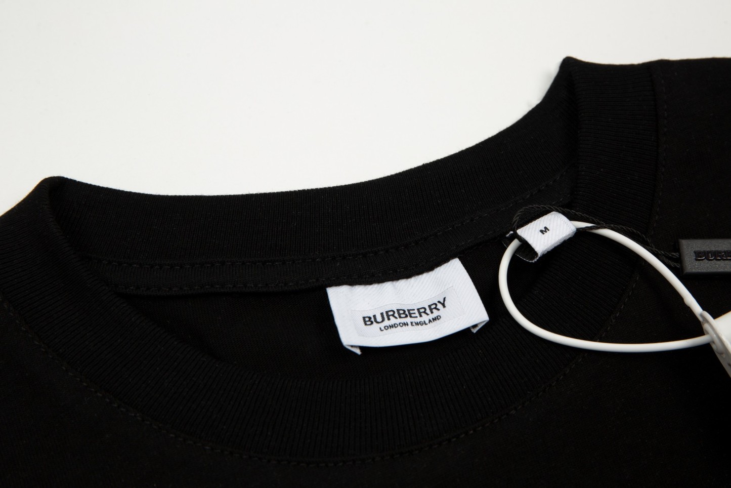 【BURBERRY 公式旗艦店】バーバリー Tシャツ ご好評に付き再入荷！