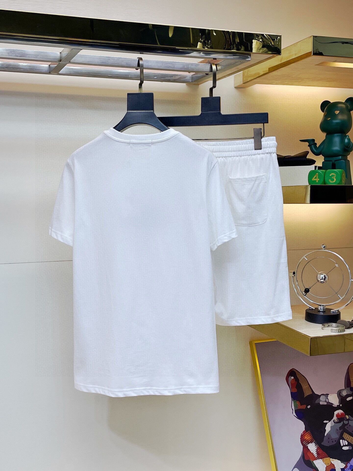 【LOUIS VUITTON旗艦店】半袖ショートパンツスーツ ご好評に付き再入荷！