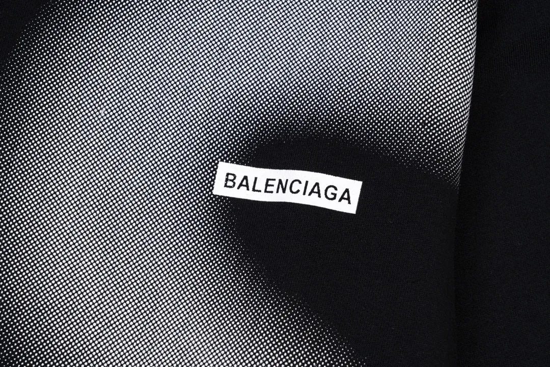 【BALENCIAGA公式旗艦店】バレンシアガ ご好評に付き再入荷！！