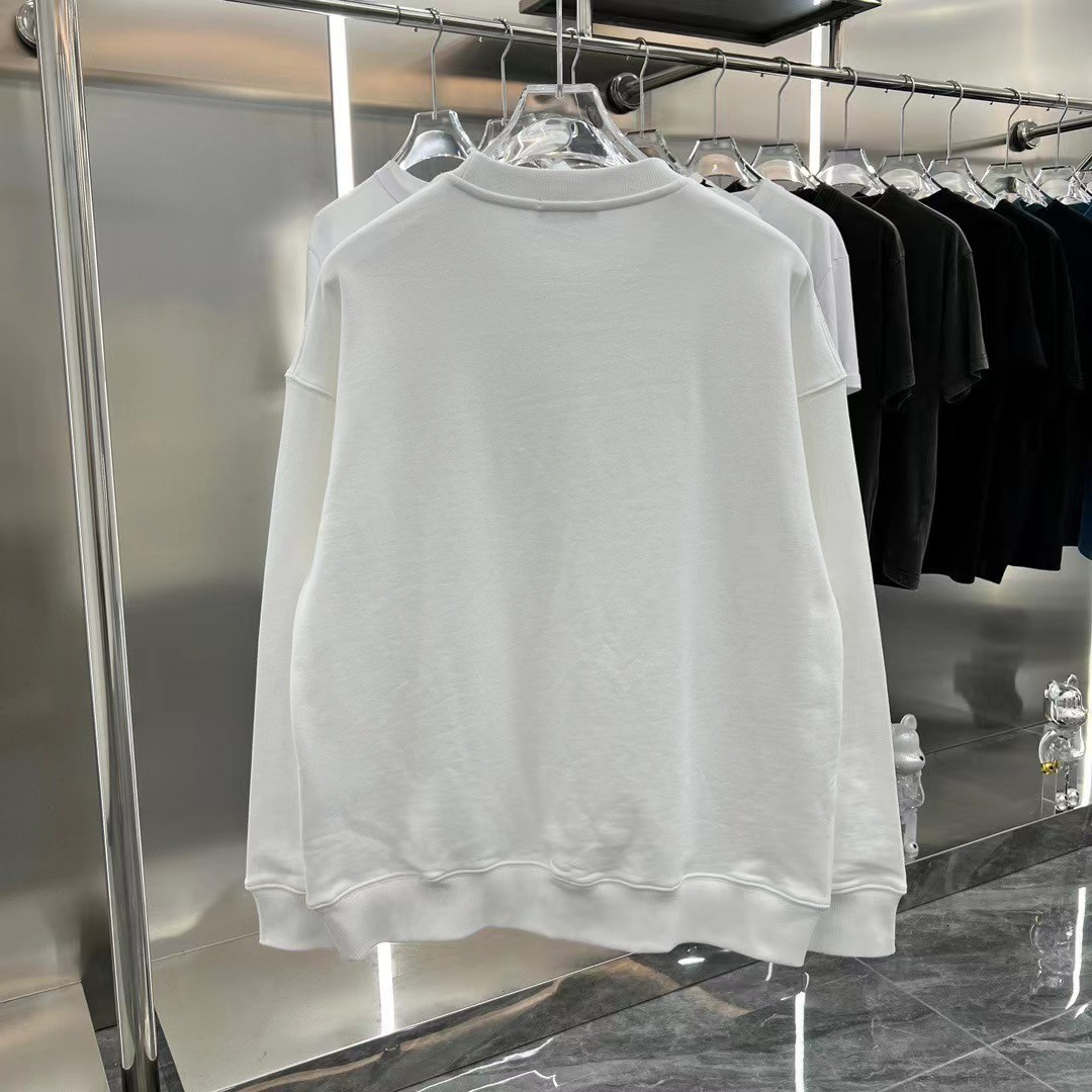 【BALENCIAGA】バレンシアガ 男女兼用、ご好評に付き再入荷！