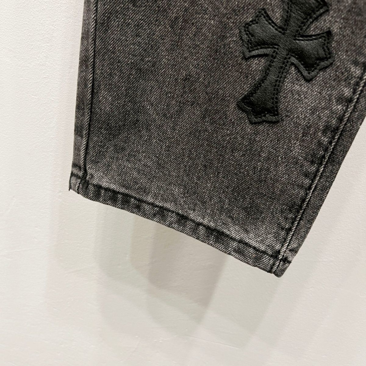 【CHROME HEARTS 公式旗艦店】クロムハーツ ジーパン、ご好評に付き再入荷！