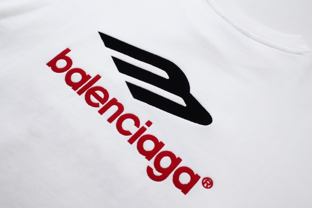 【BALENCIAGA】バレンシアガ 長袖 男女兼用、ご好評に付き再入荷！