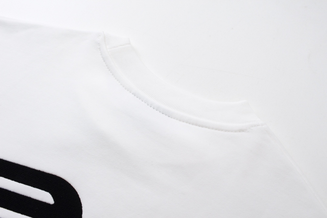 【BALENCIAGA】バレンシアガ 長袖 男女兼用、ご好評に付き再入荷！