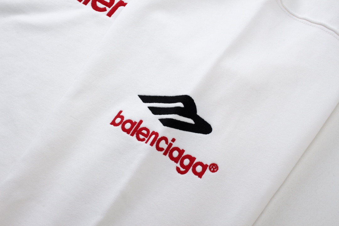 【BALENCIAGA】バレンシアガ 長袖 男女兼用、ご好評に付き再入荷！