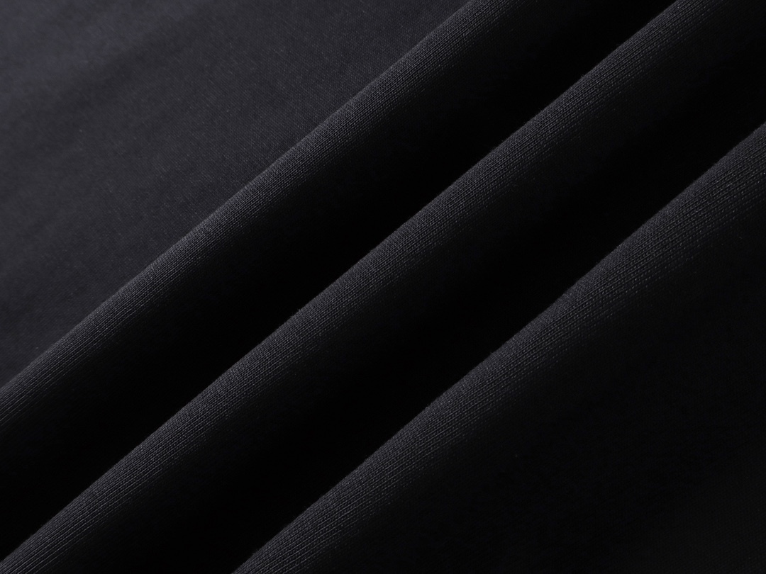 【BALENCIAGA旗艦店】バレンシアガ 長袖 即日出荷 ご好評に付き再入荷！