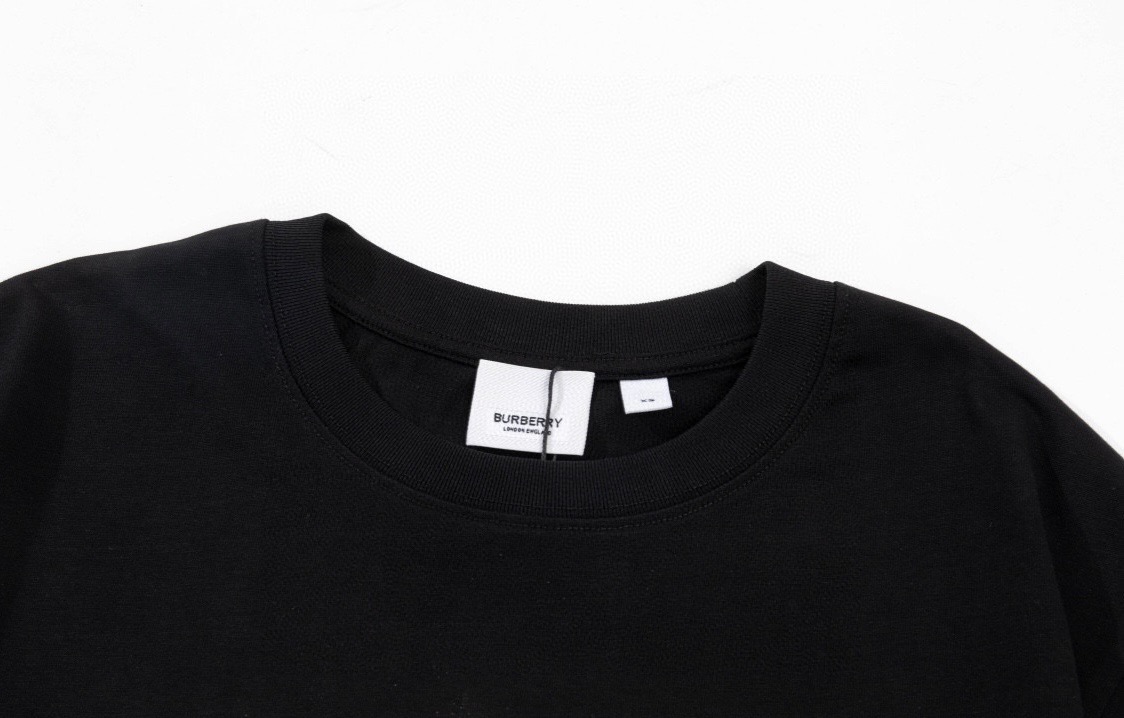 【BURBERRY旗艦店】バーバリー 半袖Tシャツ ご好評に付き再入荷！