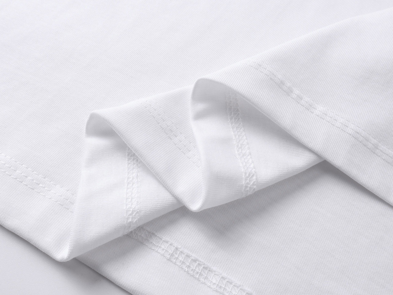 【BURBERRY旗艦店】バーバリー 半袖Tシャツ ご好評に付き再入荷！
