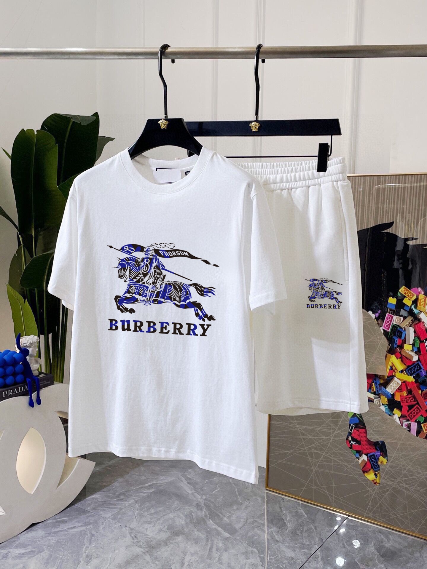 【BURBERRY旗艦店】半袖ショートパンツスーツ ご好評に付き再入荷！